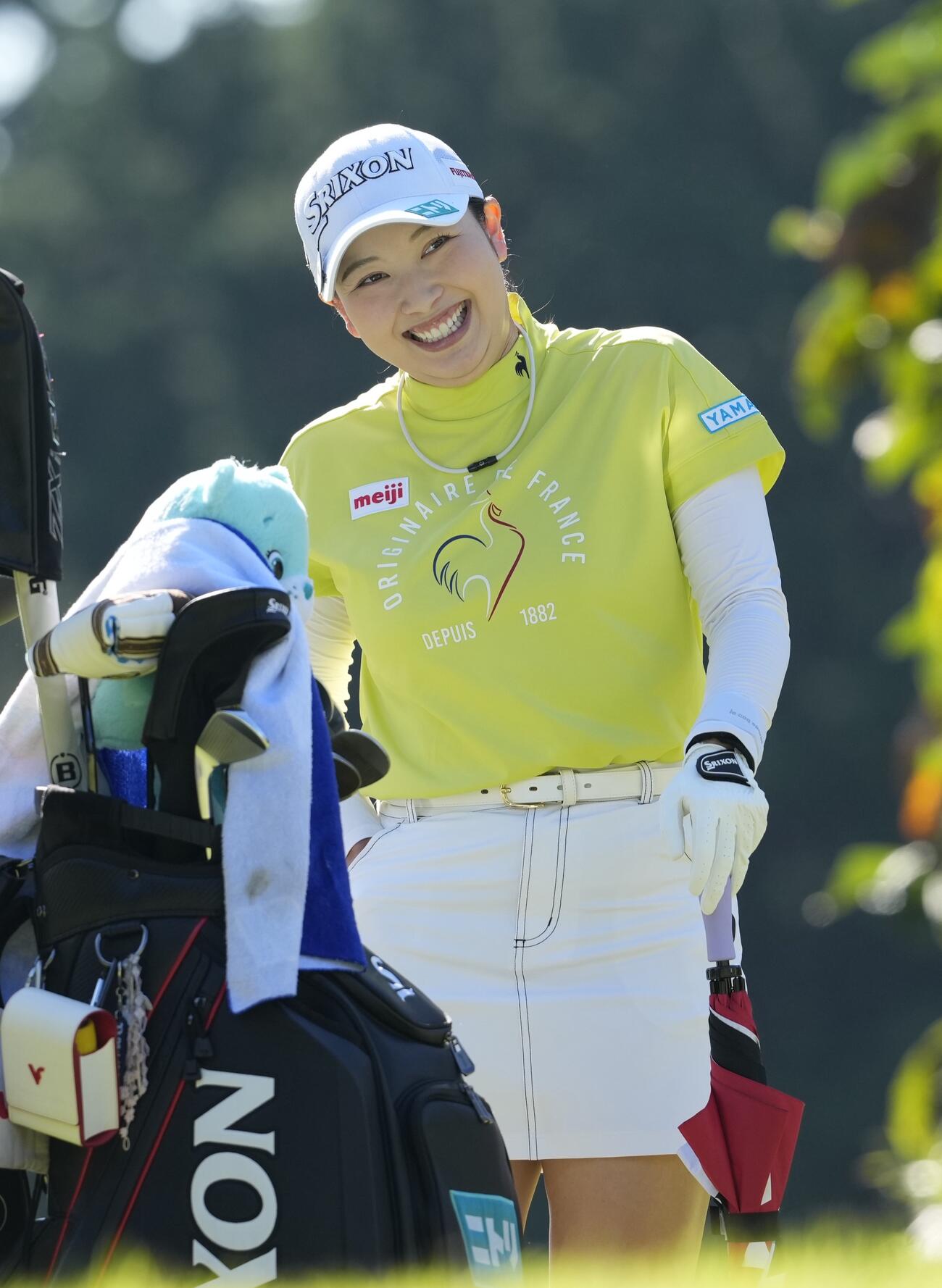 3番、ティーショットを放ち笑顔を見せる小祝さくら（撮影・小島史椰）