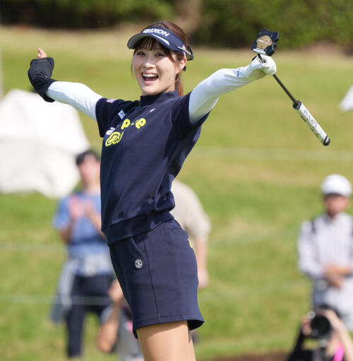 都玲華が2日連続68で上位争い 緊急地震速報に恐怖、馬場咲希と抱き合い「怖かったです」
