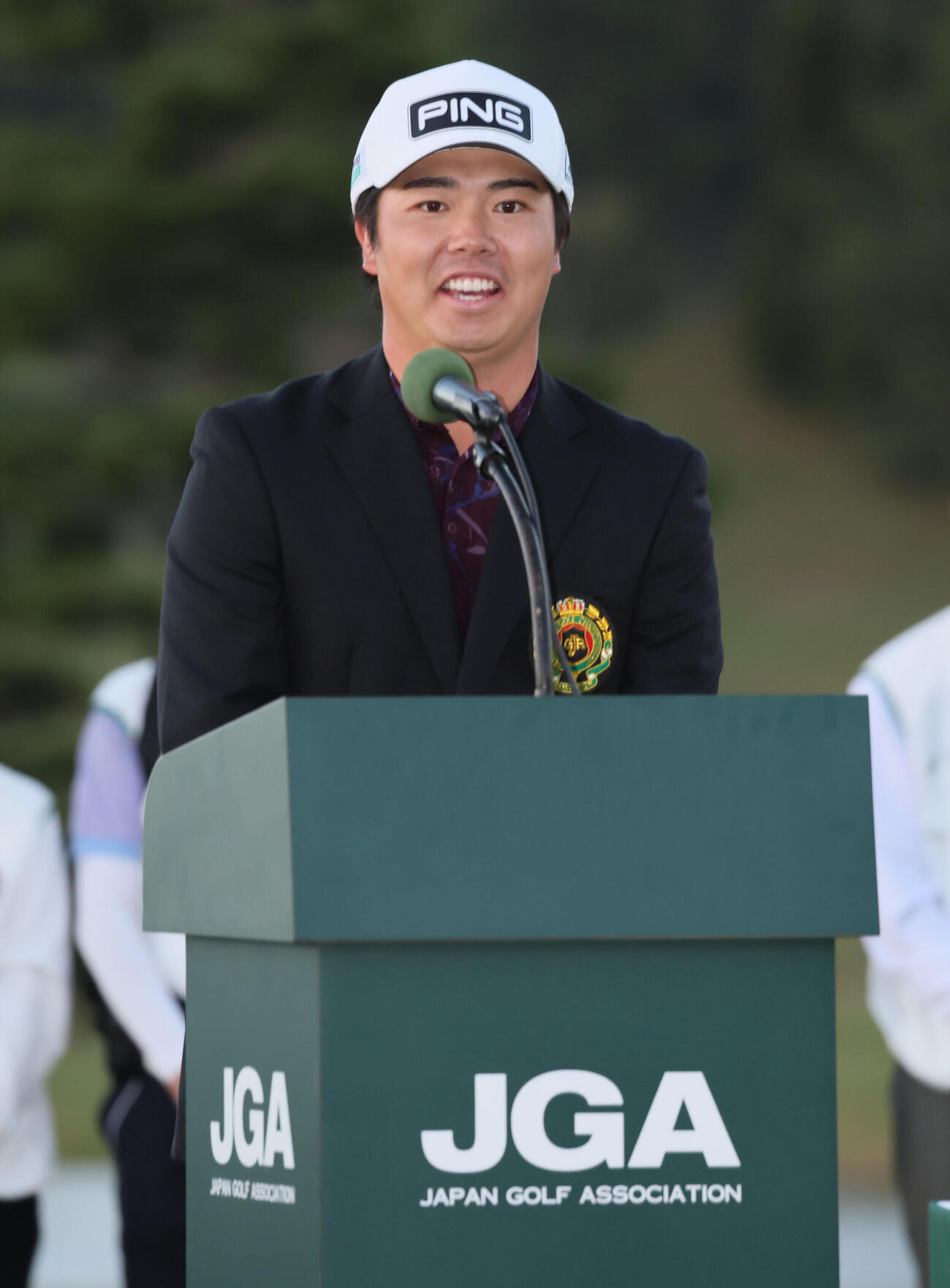 日本オープンゴルフで優勝スピーチする細野勇策（撮影・宮崎幸一）