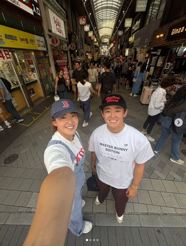 岩井姉妹の公式インスタから