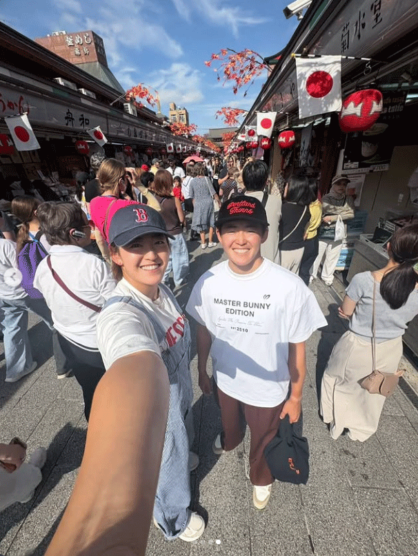岩井姉妹の公式インスタから