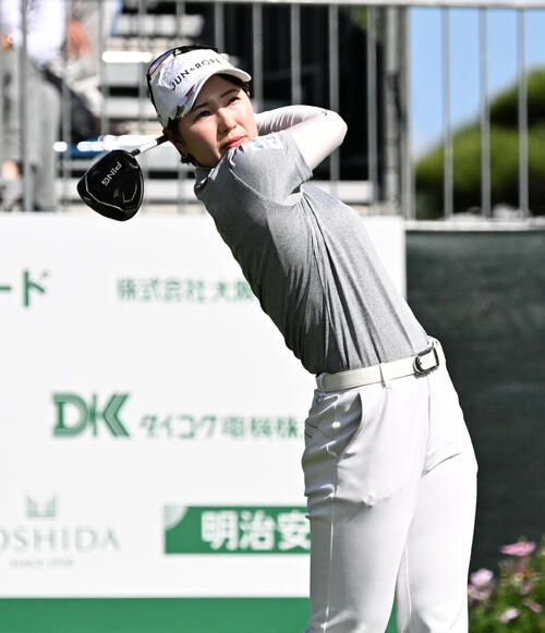 10番、ティーショットを放つ蛭田みな美（撮影・石井愛子）