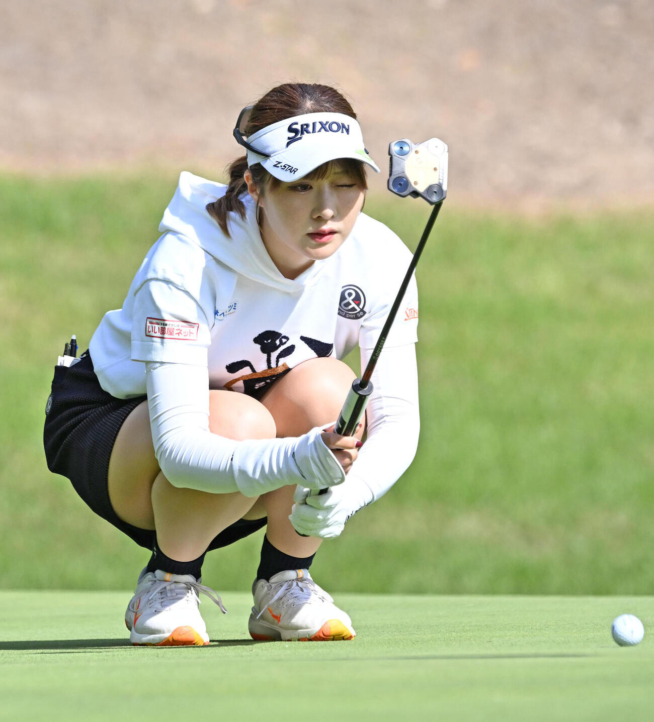 3番、ラインを読む都玲華（撮影・石井愛子）