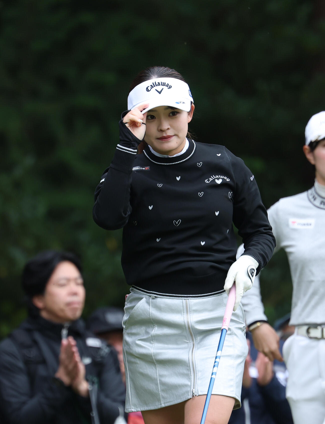 2番、ティーショットを放つ政田夢乃（撮影・増田悦実）
