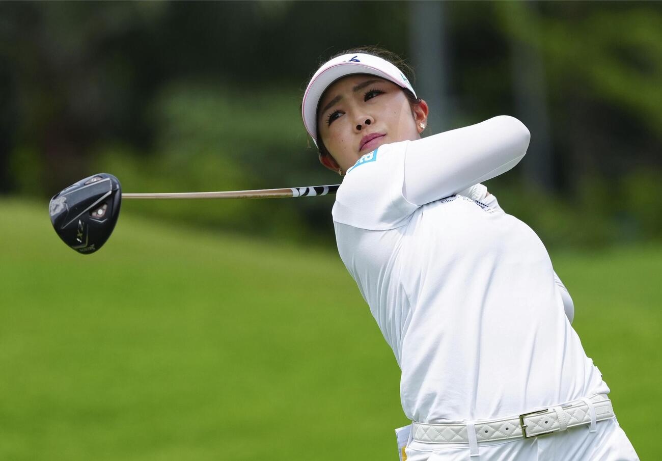 第1ラウンド、7アンダーで2位につけた山下美夢有＝クアラルンプール・クラブ（共同）