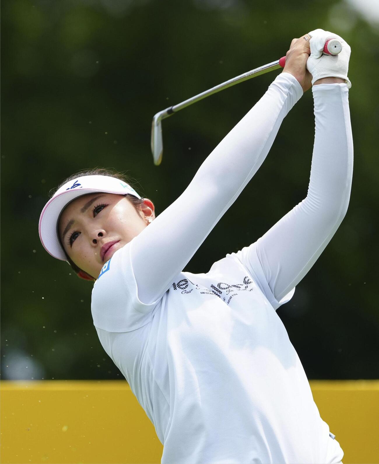 第1ラウンド、7アンダーで2位につけた山下美夢有＝クアラルンプール・クラブ（共同）