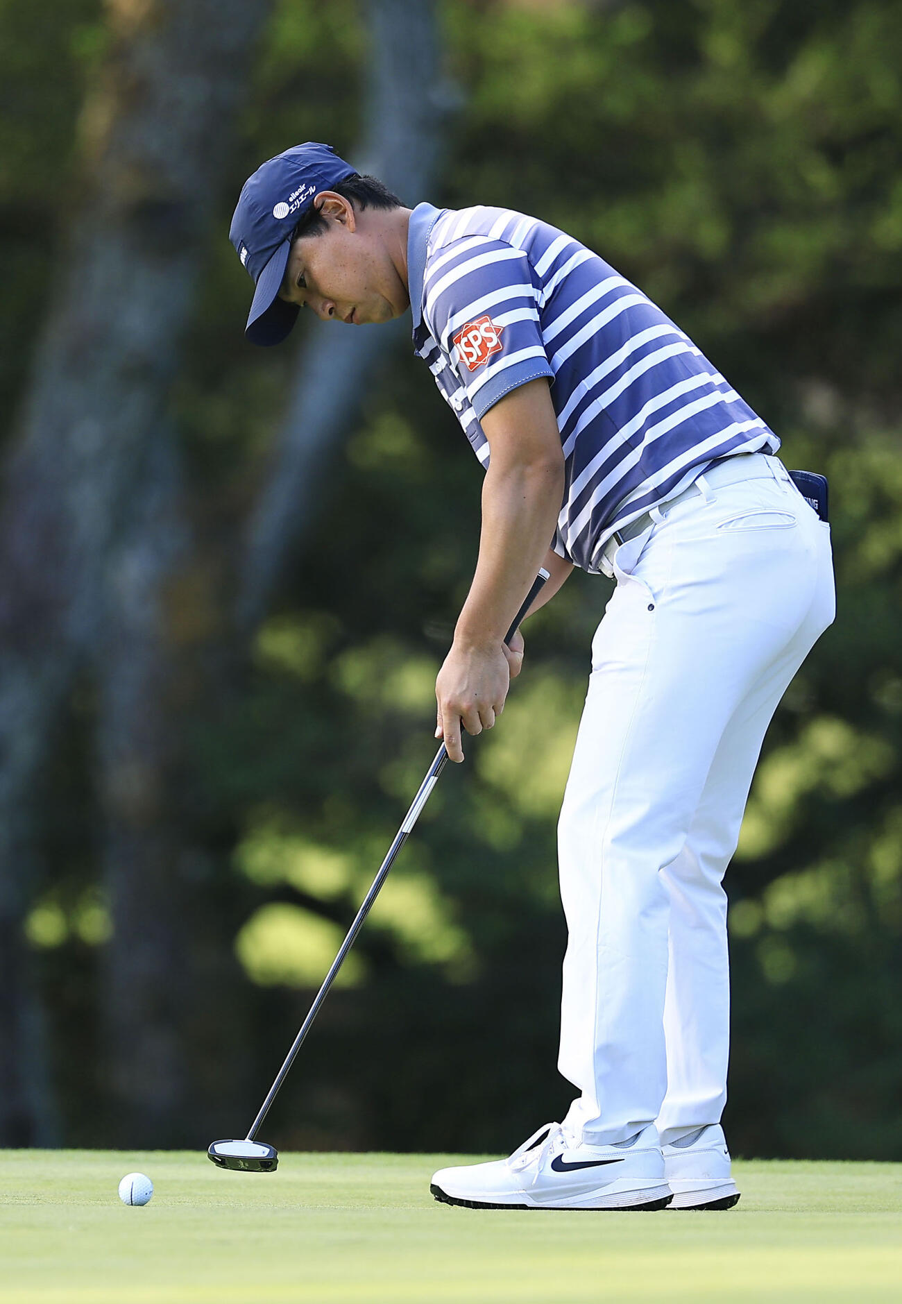 第1日、6アンダーで首位の桂川有人＝三好CC（共同）