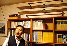 上高地西糸屋山荘（電話０２６３・９５・２２０６）資料室で奥原さんの話を聞いた