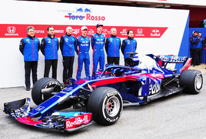 トロロッソ・ホンダが18年の新車STR13を発表 - モータースポーツ