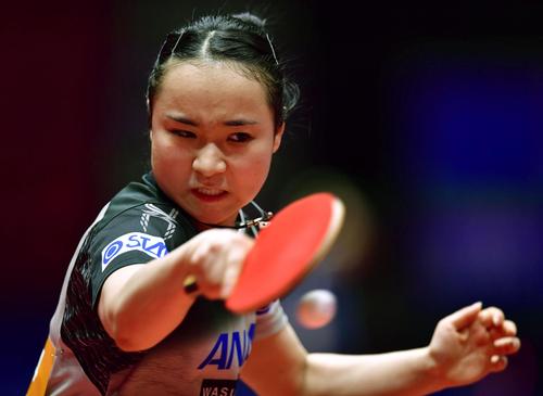 米国戦でプレーする伊藤美誠（共同）