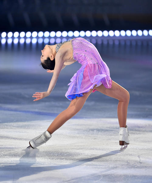 荒川静香さん 第２子出産後初のイナバウアー披露 フィギュア 日刊スポーツ