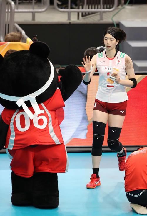 日本対ドイツ 試合前、入場する岩坂(撮影・河野匠)