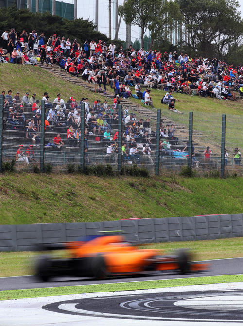 30周年を迎えた鈴鹿F1に賑わいだした鈴鹿サーキット（撮影・宮崎幸一）