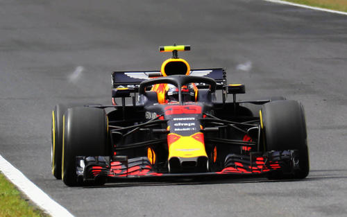 予選3番手となったレッドブルのマックス・フェルスタッペンはベイパーと呼ばれる飛行機雲を引く（撮影・宮崎幸一）