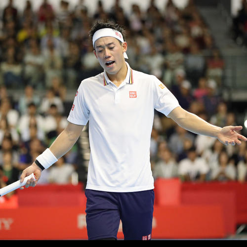 第２セット、ポイントを奪われ、いら立った表情を見せる錦織（撮影・林敏行）