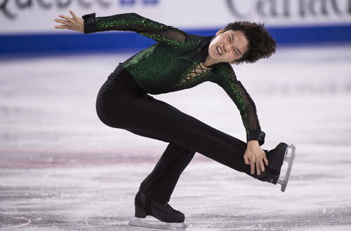 スケートカナダ男子フリー　演技する友野一希（ＡＰ）