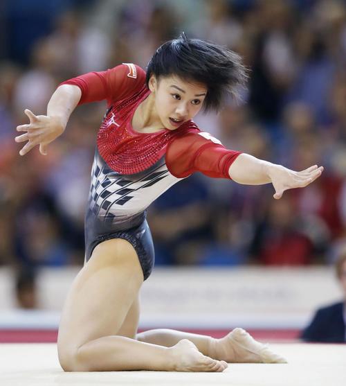 村上茉愛の床運動(共同)