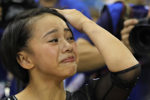感極まった表情を見せる村上（AP）