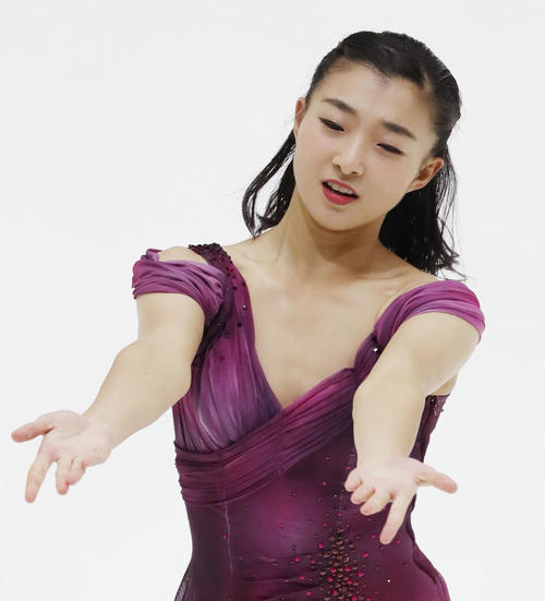 女子SP　演技する坂本花織（共同）