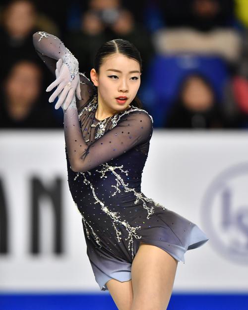 グランプリファイナル女子フリーで演技をする紀平（撮影・菅敏）
