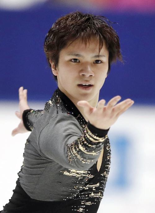 演技する宇野昌磨（共同）