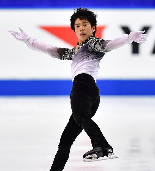 男子ショートプログラム　SPで滑る佐藤（撮影・清水貴仁）