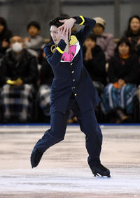田中刑事ピンクのタンクトップでジョジョ立ち披露 フィギュア 日刊スポーツ