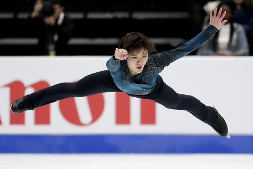 演技する宇野昌磨（AP）