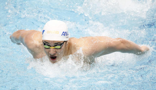 男子200メートルバタフライ予選で力泳する瀬戸（撮影・河田真司）