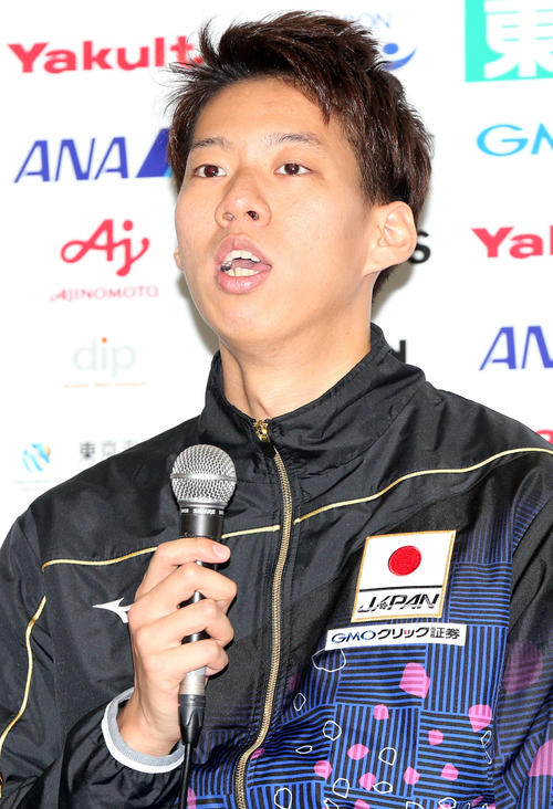 7月の世界水泳の日本代表に選ばれ、インタビューに答える渡辺（撮影・狩俣裕三）