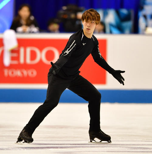 世界フィギュアスケート国別対抗戦2019 前日練習を行う田中刑事(撮影・清水貴仁)