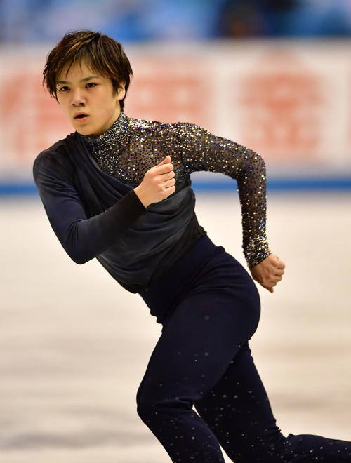男子ショートプログラムで滑る宇野昌磨（撮影・清水貴仁）