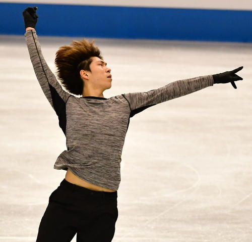 世界フィギュアスケート国別対抗戦2019 練習を行う田中刑事(撮影・清水貴仁)