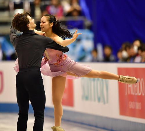 世界フィギュアスケート国別対抗戦2019　アイスダンスのフリーダンスで滑る小松原美里、ティム・コレト組（撮影・清水貴仁）