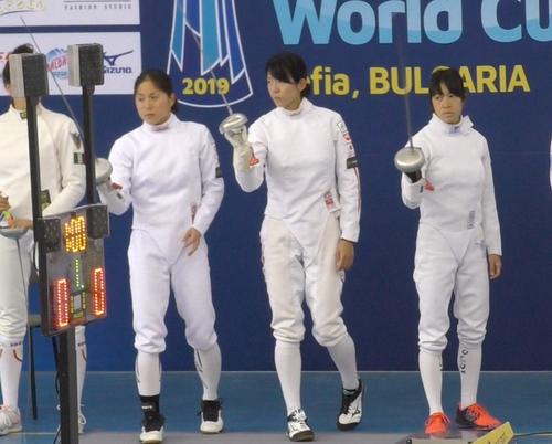 W杯第2戦に出場した（左から）島津玲奈、朝長なつ美、山中詩乃