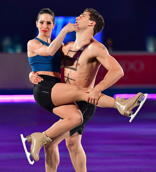 世界フィギュアスケート国別対抗戦2019　エキシビションで滑るニコル・デラ・モニカ、マッテオ・グアリーゼ組（撮影・清水貴仁）