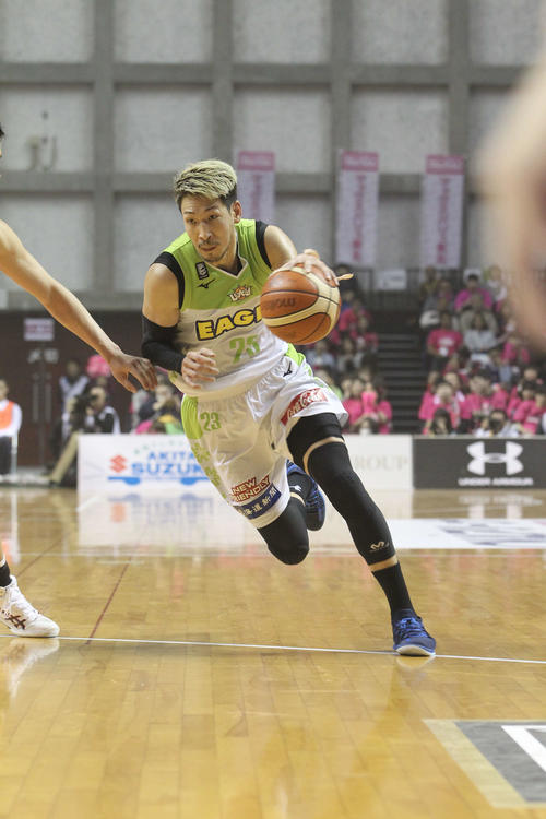 秋田対レバンガ北海道　第3Q、ドリブルで持ち込むレバンガ北海道の野口（C）B．LEAGUE