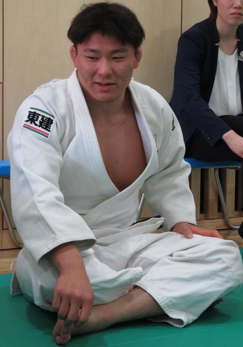 世界選手権への意気込みを語る向翔一郎（撮影・峯岸佑樹）