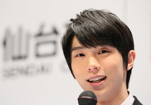 記者会見する羽生結弦（撮影・林敏行）