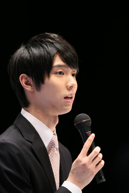 記者会見する羽生結弦（撮影・林敏行）