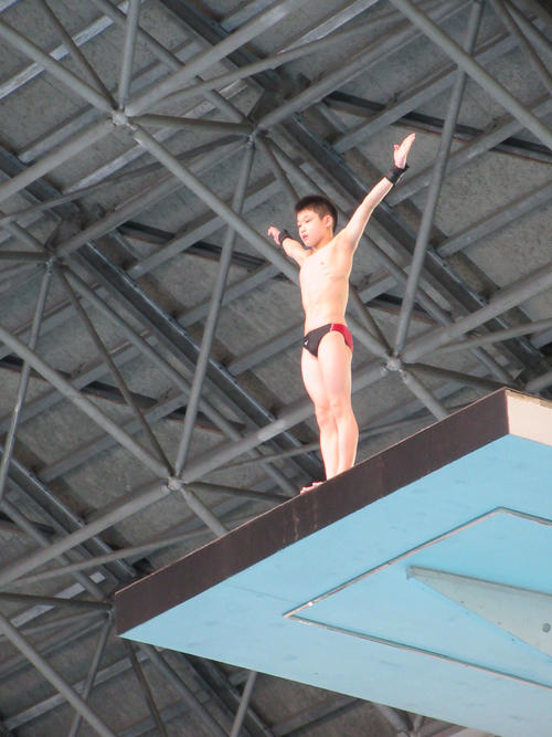 男子高飛び込みで優勝した中1の玉井陸斗（撮影・益田一弘）