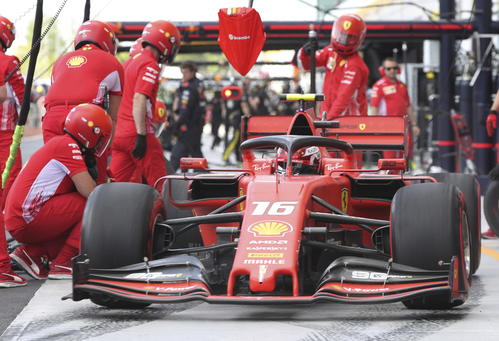 カナダGP　ピット作業を終えコースに戻るルクレール（AP）