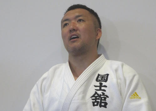 7年ぶりの実戦復帰を振り返る鈴木桂治氏（撮影・峯岸佑樹）