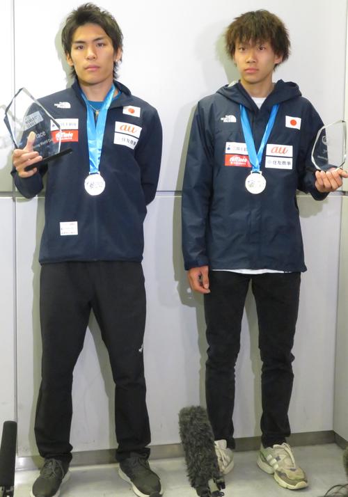ボルダリングのシーズン総合優勝を飾った楢崎智亜とW杯初優勝を挙げた緒方良行（右）（撮影・峯岸佑樹）
