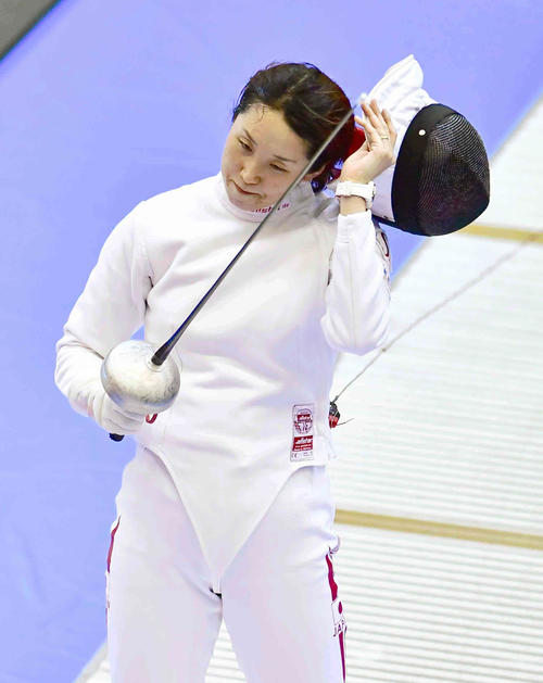 準々決勝で敗れた女子エペの佐藤（撮影・小沢裕）