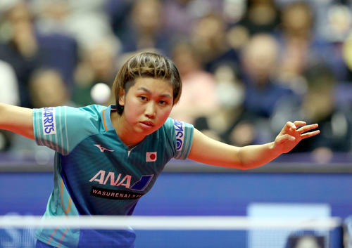 佐藤瞳対平野美宇　懸命に打ち返す佐藤瞳（撮影・佐藤翔太）