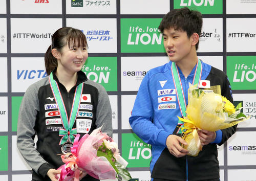 混合ダブルスで準優勝となった張本（右）、早田組（撮影・佐藤翔太）