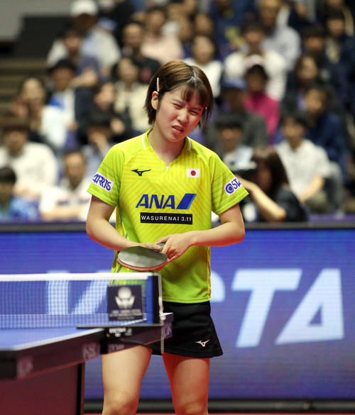 平野美宇対劉詩文　思うようにプレー出来ず顔をしかめる平野美宇（撮影・佐藤翔太）