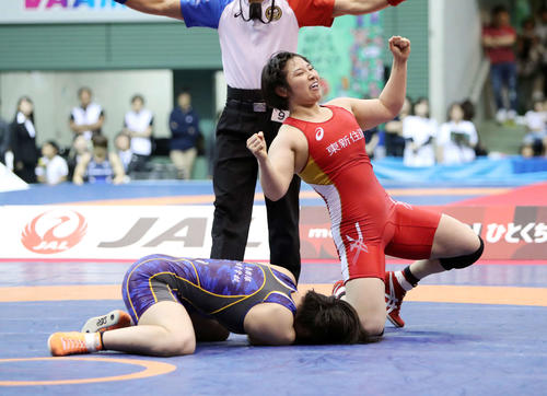絶対女王伊調馨も年齢の壁 女王対決で川井に敗北 スポーツ 日刊スポーツ
