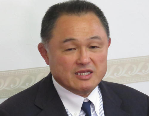 全日本柔道連盟会長の再任が決まり、抱負を述べる山下泰裕氏（撮影・峯岸佑樹）